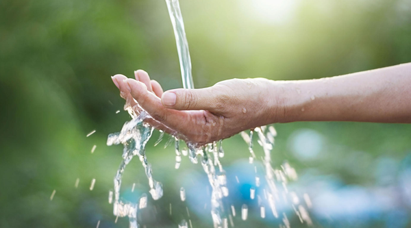 Nước khoáng Alba được sản xuất đóng chai trực tiếp tại nguồn khoáng nóng Thanh Tân – Huế